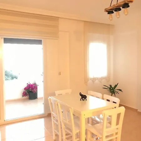 Апартаменты Lovely With An Amazing Sunset Sea View